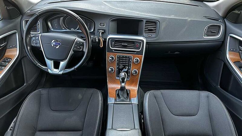 Volvo  Cross Country 2.4 D4 Momen